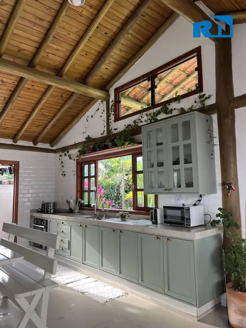 Casa com 3 quartos à venda, 360m2 em Caraguatatuba - SP - imagem 8 Foto 8 de Casa com 3 quartos à venda, 360m2 em Caraguatatuba - SP