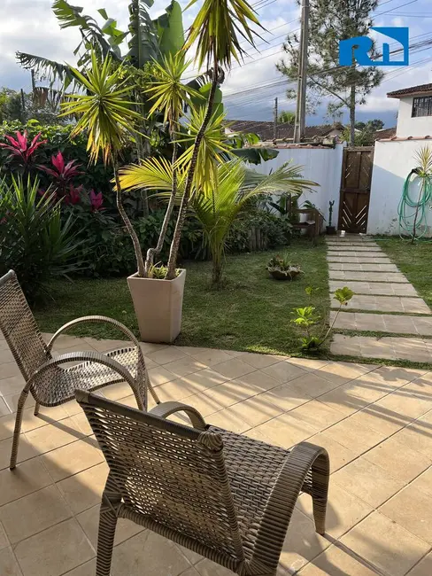 Casa com 3 quartos à venda, 360m2 em Caraguatatuba - SP - imagem 3 Foto 3 de Casa com 3 quartos à venda, 360m2 em Caraguatatuba - SP