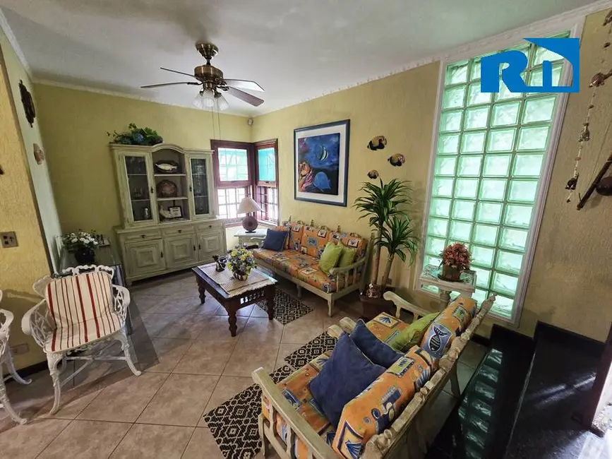 Casa com 3 quartos à venda, 179m2 em Ubatuba - SP - imagem 4 Foto 4 de Casa com 3 quartos à venda, 179m2 em Ubatuba - SP