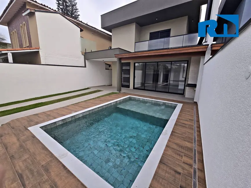 Foto 3 de Casa com 4 quartos à venda, 250m2 em Caraguatatuba - SP