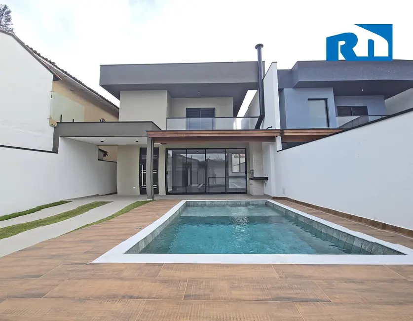 Foto 2 de Casa com 4 quartos à venda, 250m2 em Caraguatatuba - SP