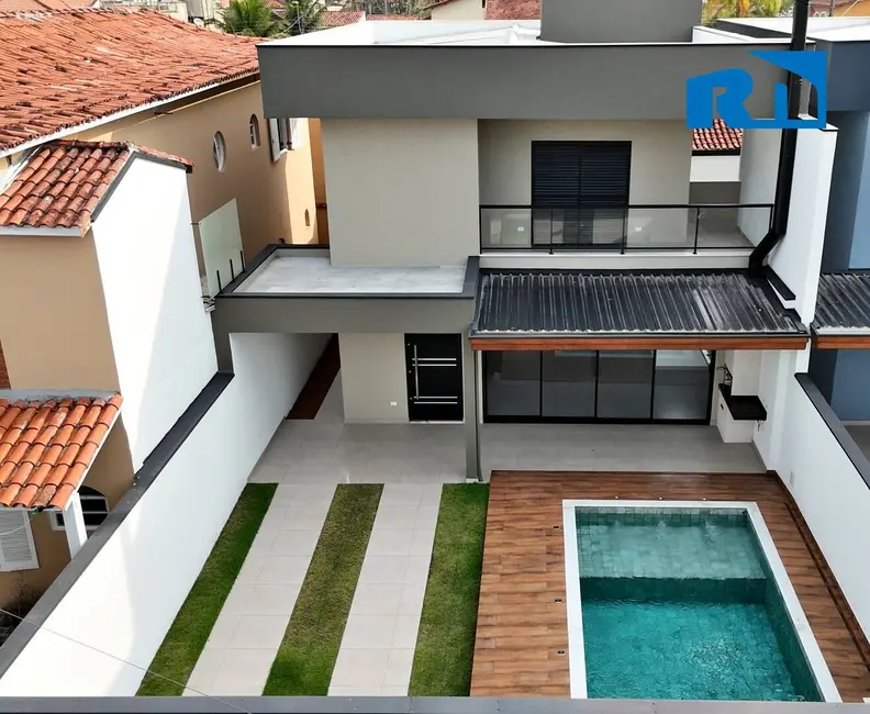 Foto 1 de Casa com 4 quartos à venda, 250m2 em Caraguatatuba - SP