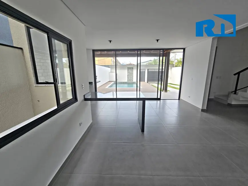 Foto 8 de Casa com 4 quartos à venda, 250m2 em Caraguatatuba - SP