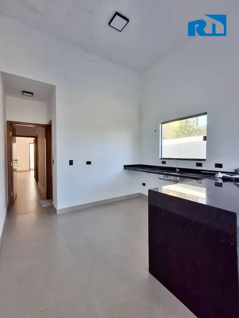 Foto 3 de Casa com 2 quartos à venda, 125m2 em Caraguatatuba - SP