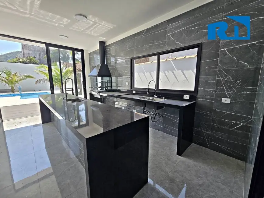 Casa com 3 quartos à venda, 400m2 em Martim de Sá, Caraguatatuba - SP - imagem 8 Foto 8 de Casa com 3 quartos à venda, 400m2 em Martim de Sá, Caraguatatuba - SP