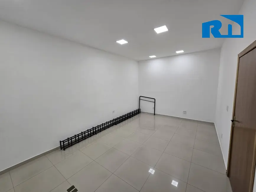 Foto 5 de Sala Comercial para alugar, 100m2 em Centro, Caraguatatuba - SP
