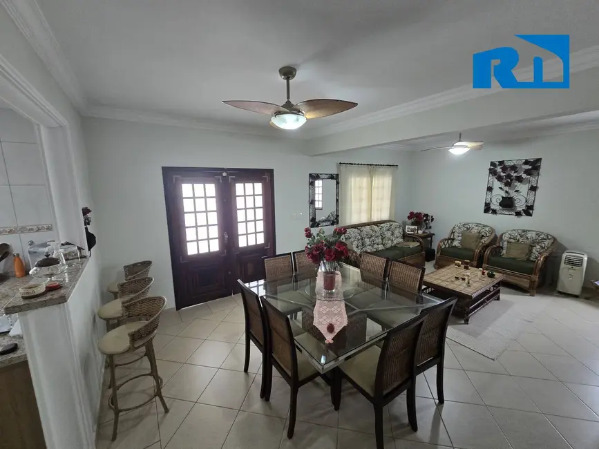 Casa com 3 quartos à venda, 436m2 em Caraguatatuba - SP - imagem 4 Foto 4 de Casa com 3 quartos à venda, 436m2 em Caraguatatuba - SP