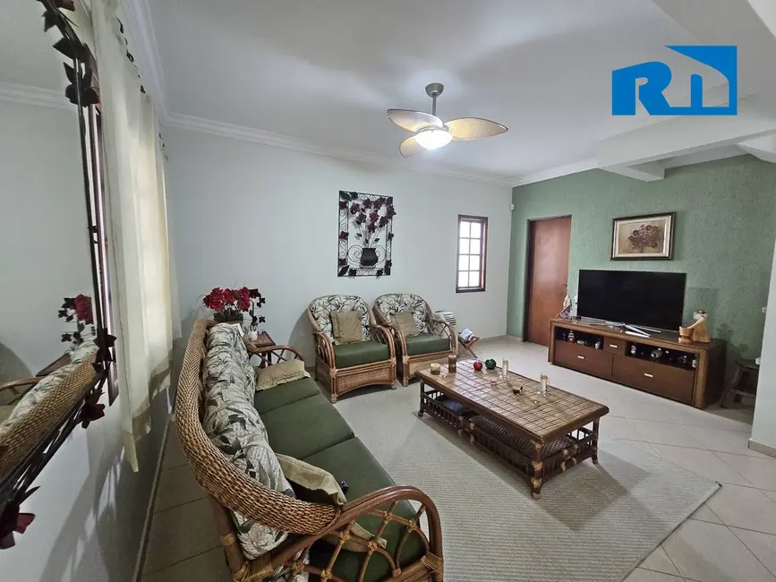 Casa com 3 quartos à venda, 436m2 em Caraguatatuba - SP - imagem 3 Foto 3 de Casa com 3 quartos à venda, 436m2 em Caraguatatuba - SP