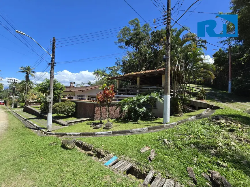 Foto 2 de Casa com 3 quartos à venda e para alugar, 1127m2 em Martim de Sá, Caraguatatuba - SP