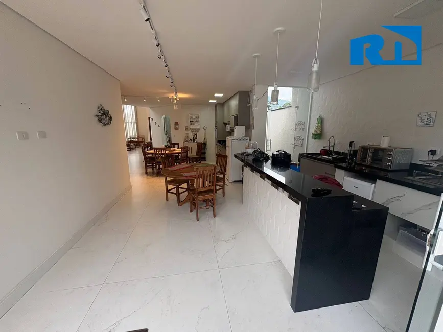 Foto 8 de Casa com 4 quartos à venda, 384m2 em Mar Verde II, Caraguatatuba - SP