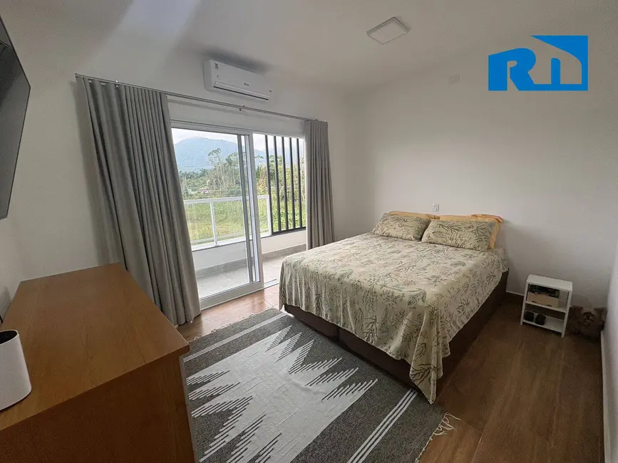 Foto 9 de Casa com 4 quartos à venda, 384m2 em Mar Verde II, Caraguatatuba - SP