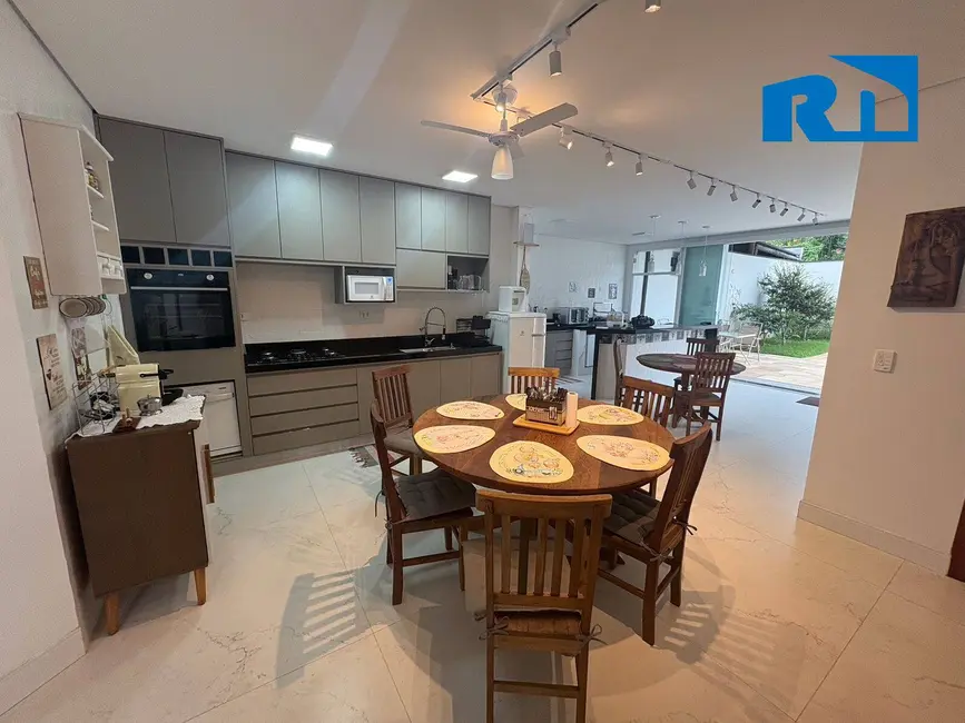 Foto 5 de Casa com 4 quartos à venda, 384m2 em Mar Verde II, Caraguatatuba - SP