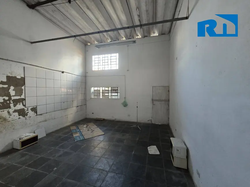 Sala Comercial para alugar, 100m2 em Centro, Caraguatatuba - SP - imagem 3 Foto 3 de Sala Comercial para alugar, 100m2 em Centro, Caraguatatuba - SP