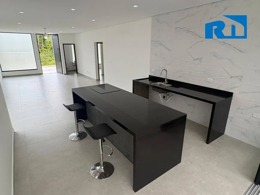 Foto 3 de Casa com 3 quartos à venda, 384m2 em Mar Verde II, Caraguatatuba - SP