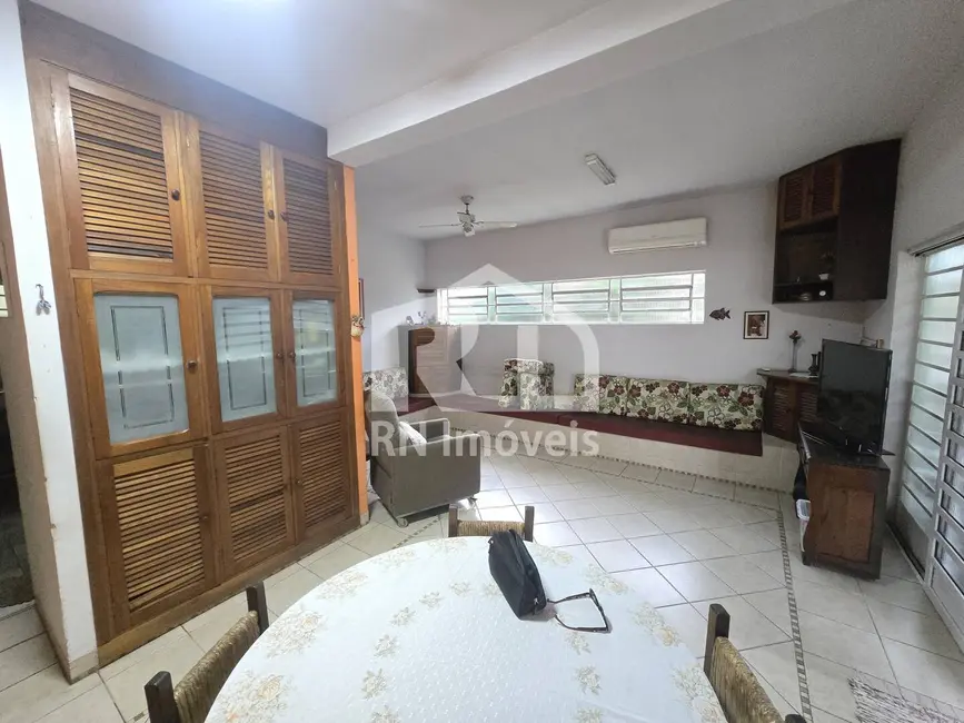 Casa com 3 quartos à venda, 504m2 em Jardim Primavera, Caraguatatuba - SP - imagem 8 Foto 8 de Casa com 3 quartos à venda, 504m2 em Jardim Primavera, Caraguatatuba - SP