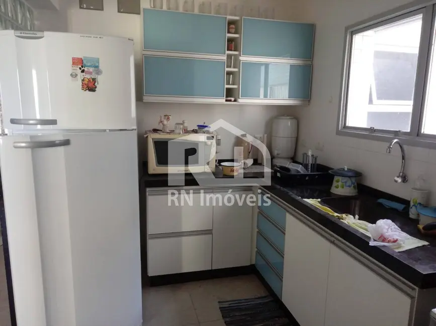 Apartamento com 3 quartos para alugar, 70m2 em Centro, Caraguatatuba - SP - imagem 5 Foto 5 de Apartamento com 3 quartos para alugar, 70m2 em Centro, Caraguatatuba - SP