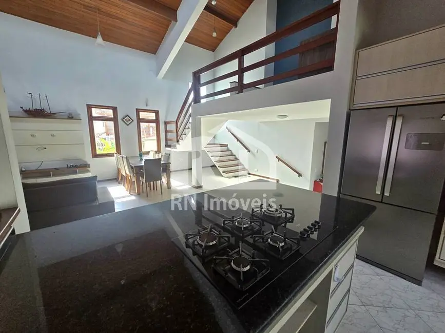 Foto 7 de Casa com 3 quartos à venda e para alugar, 390m2 em Indaiá, Caraguatatuba - SP