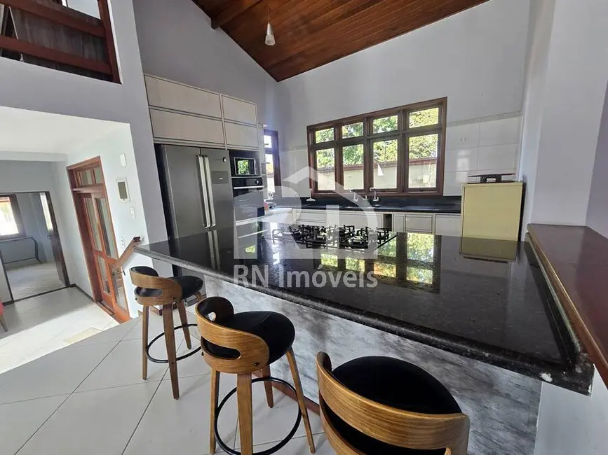 Foto 4 de Casa com 3 quartos à venda e para alugar, 390m2 em Indaiá, Caraguatatuba - SP