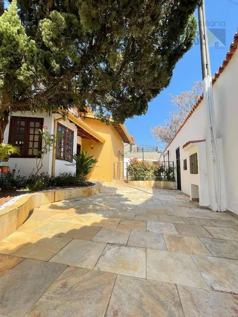 Foto 2 de Casa com 4 quartos à venda, 553m2 em Vila Santos, Cacapava - SP