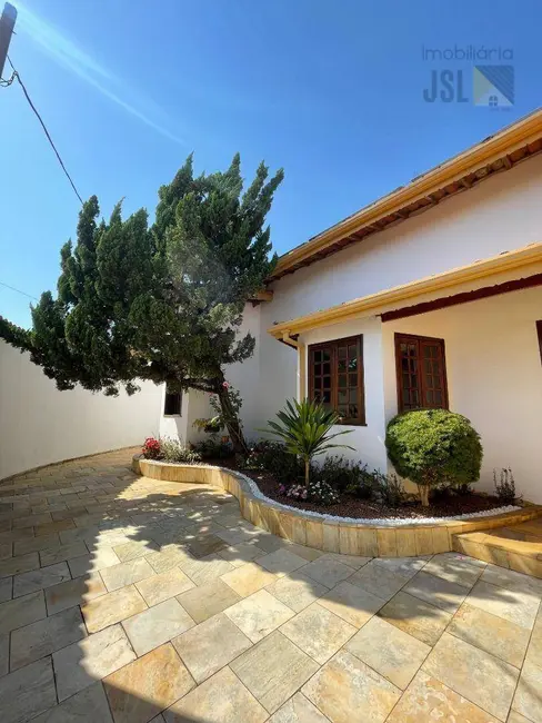 Foto 1 de Casa com 4 quartos à venda, 553m2 em Vila Santos, Cacapava - SP