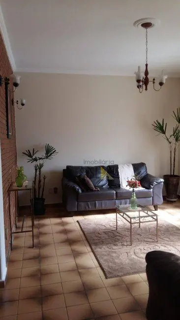 Foto 5 de Sobrado com 3 quartos à venda, 204m2 em Jardim Julieta, Cacapava - SP