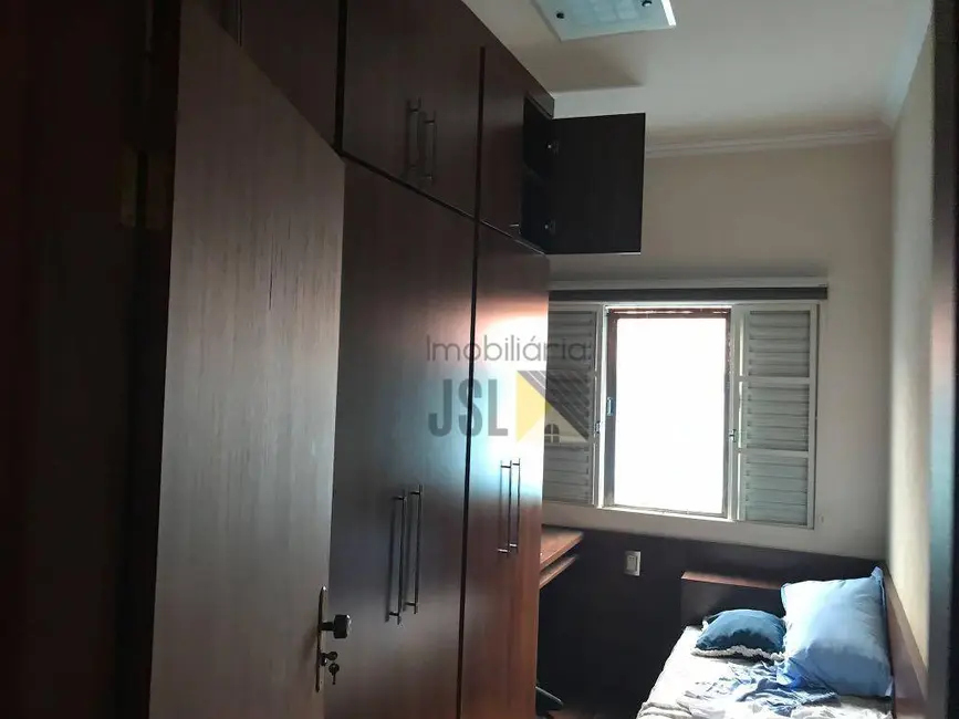 Foto 9 de Casa com 3 quartos à venda, 360m2 em Centro, Cacapava - SP