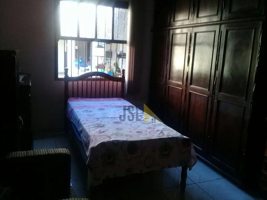 Casa com 3 quartos à venda, 300m2 em Vila São João, Cacapava - SP - imagem 9 Foto 9 de Casa com 3 quartos à venda, 300m2 em Vila São João, Cacapava - SP