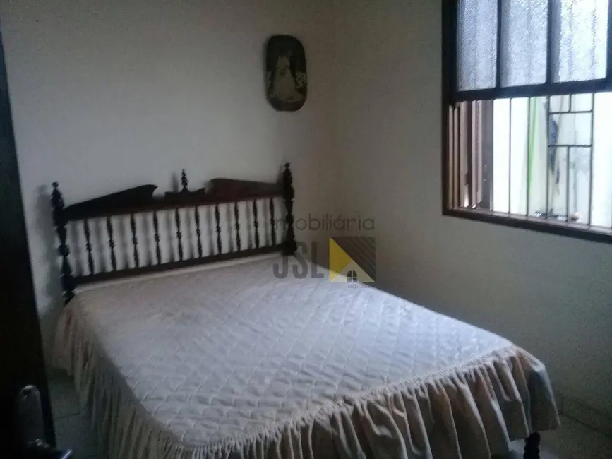 Casa com 3 quartos à venda, 300m2 em Vila São João, Cacapava - SP - imagem 5 Foto 5 de Casa com 3 quartos à venda, 300m2 em Vila São João, Cacapava - SP