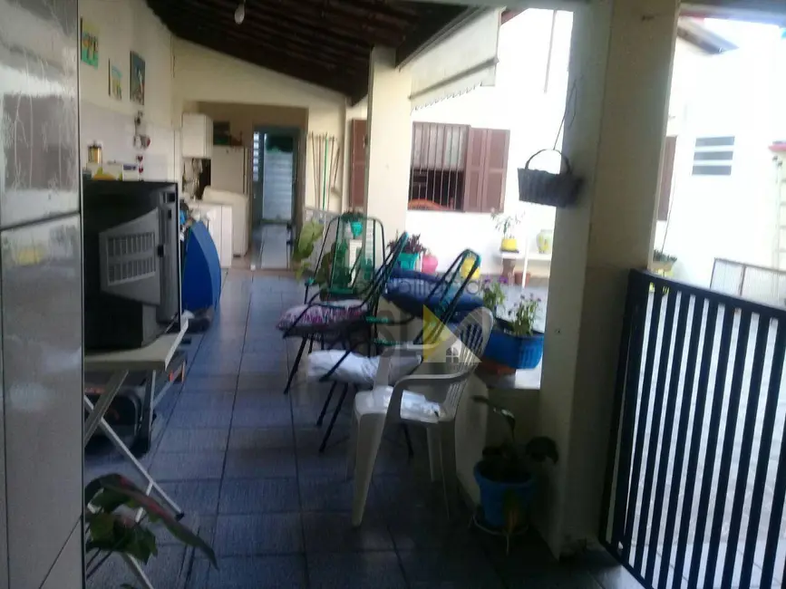 Casa com 3 quartos à venda, 300m2 em Vila São João, Cacapava - SP - imagem 8 Foto 8 de Casa com 3 quartos à venda, 300m2 em Vila São João, Cacapava - SP