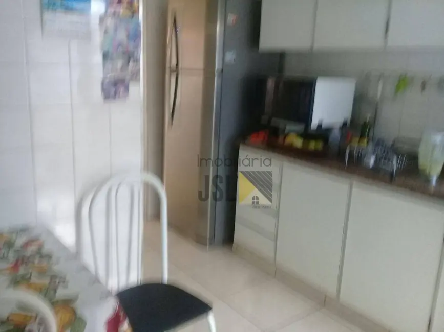 Casa com 3 quartos à venda, 300m2 em Vila São João, Cacapava - SP - imagem 3 Foto 3 de Casa com 3 quartos à venda, 300m2 em Vila São João, Cacapava - SP