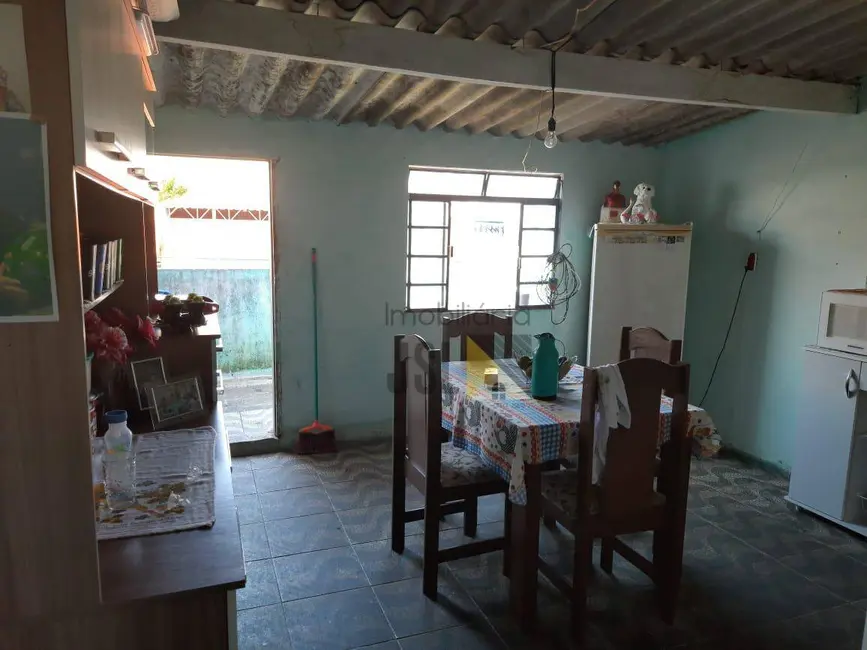 Foto 2 de Sobrado com 2 quartos à venda, 104m2 em Vila Menino Jesus, Cacapava - SP