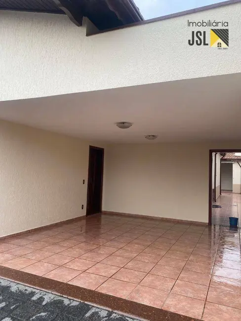 Foto 2 de Casa com 3 quartos à venda e para alugar, 300m2 em Jardim Campo Grande, Cacapava - SP