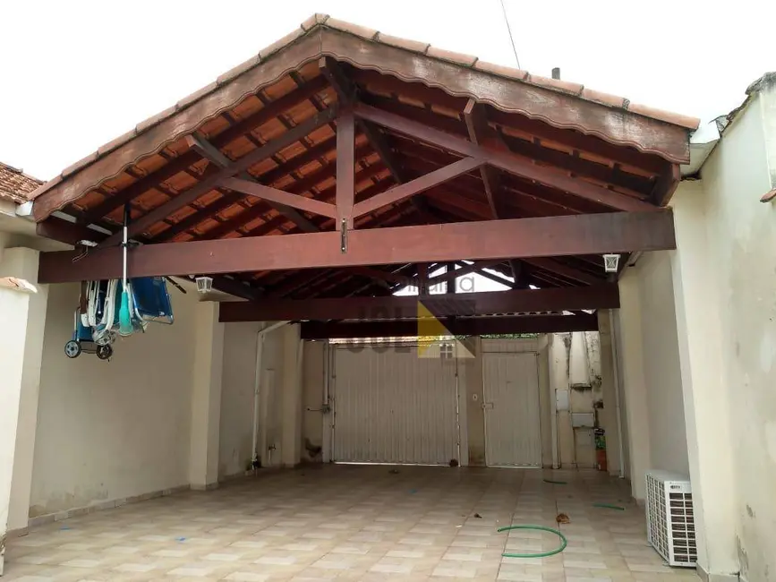 Sobrado com 3 quartos à venda, 245m2 em Vila Antônio Augusto Luiz, Cacapava - SP - imagem 4 Foto 4 de Sobrado com 3 quartos à venda, 245m2 em Vila Antônio Augusto Luiz, Cacapava - SP