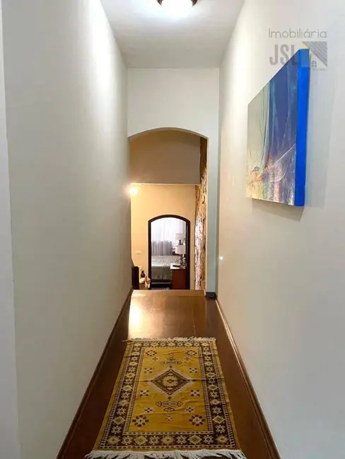 Sobrado com 4 quartos à venda, 196m2 em Vera Cruz, Cacapava - SP - imagem 9 Foto 9 de Sobrado com 4 quartos à venda, 196m2 em Vera Cruz, Cacapava - SP