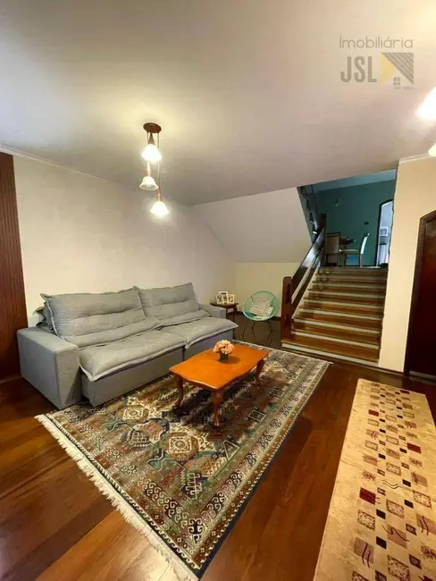 Sobrado com 4 quartos à venda, 196m2 em Vera Cruz, Cacapava - SP - imagem 4 Foto 4 de Sobrado com 4 quartos à venda, 196m2 em Vera Cruz, Cacapava - SP