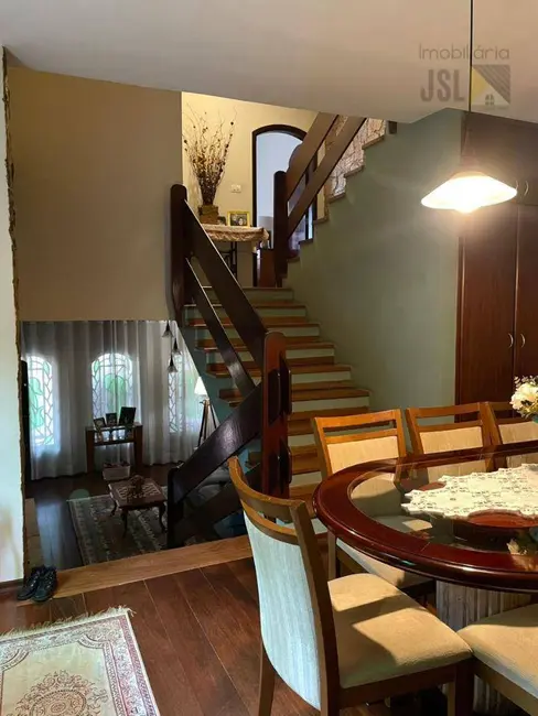 Sobrado com 4 quartos à venda, 196m2 em Vera Cruz, Cacapava - SP - imagem 7 Foto 7 de Sobrado com 4 quartos à venda, 196m2 em Vera Cruz, Cacapava - SP