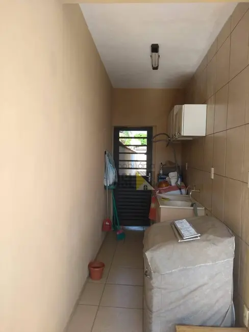 Foto 3 de Casa com 1 quarto à venda, 400m2 em Vila Galvão, Cacapava - SP