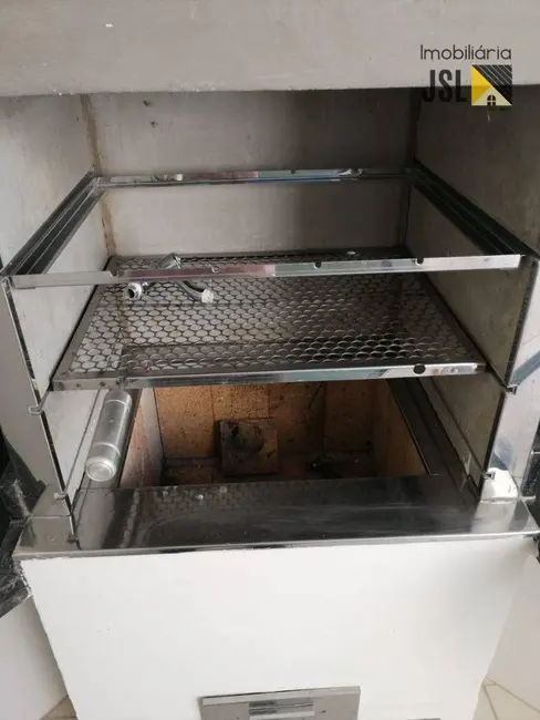 Foto 2 de Sobrado com 3 quartos à venda, 70m2 em Jardim Amália, Cacapava - SP