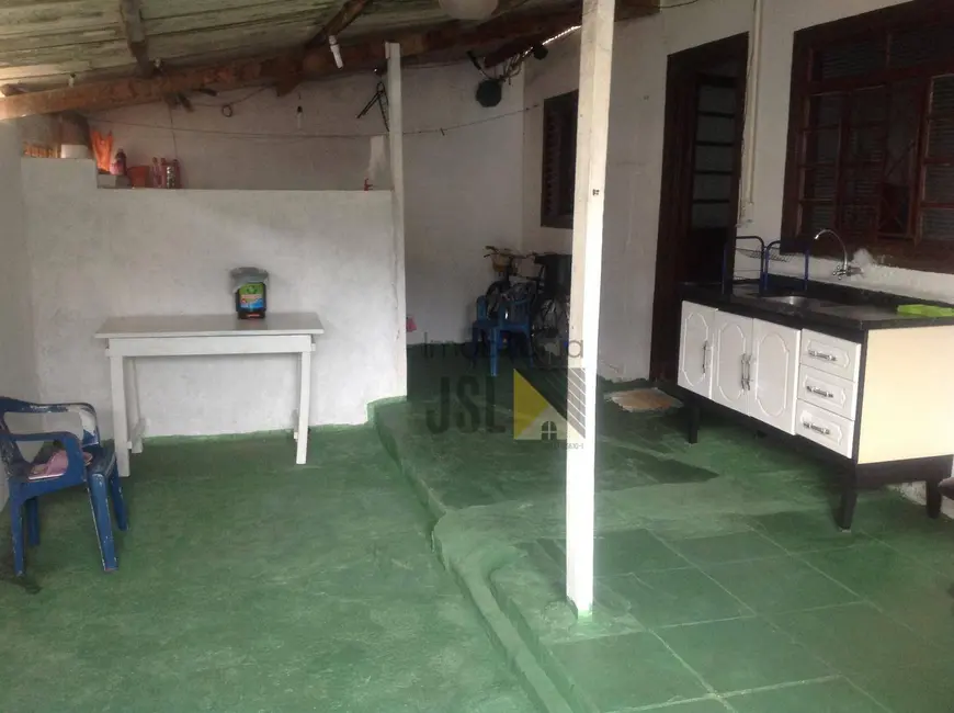 Foto 2 de Casa com 3 quartos à venda, 300m2 em Vila Favorino, Cacapava - SP