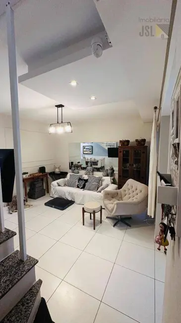 Foto 4 de Sobrado com 3 quartos à venda, 125m2 em Village das Flores, Cacapava - SP