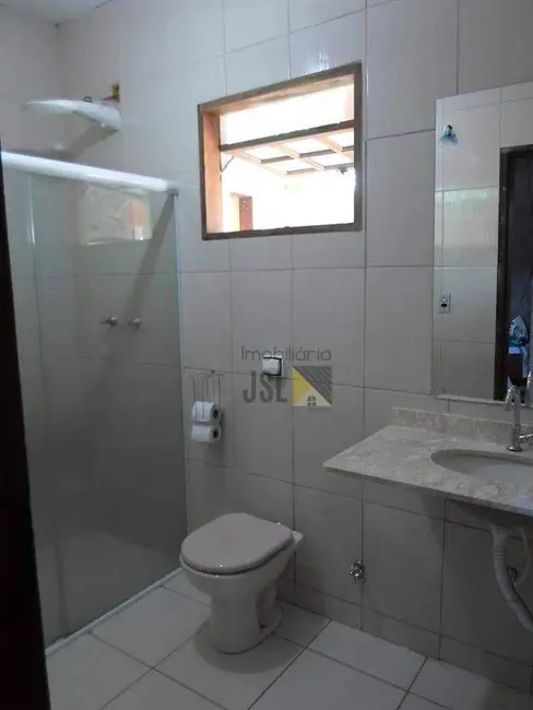 Foto 4 de Casa com 3 quartos à venda, 250m2 em Village das Flores, Cacapava - SP