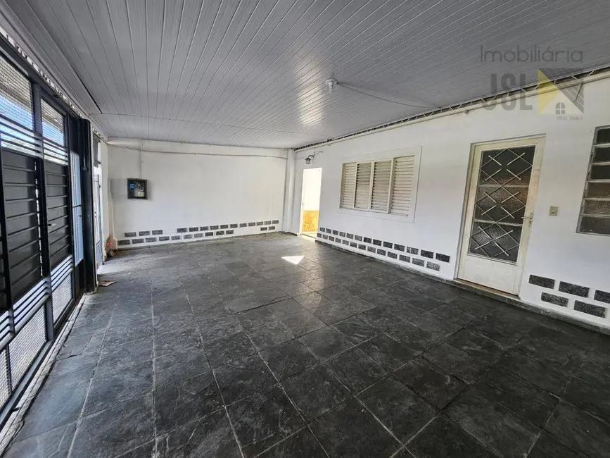 Foto 1 de Casa com 2 quartos à venda, 190m2 em Jardim Caçapava, Cacapava - SP