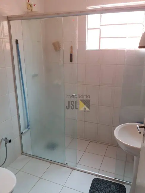 Foto 2 de Casa com 2 quartos à venda, 190m2 em Jardim Caçapava, Cacapava - SP