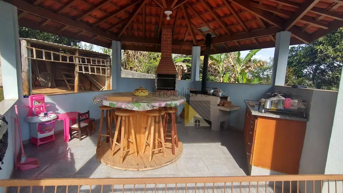 Chácara com 2 quartos à venda, 1050m2 em Cacapava - SP - imagem 4 Foto 4 de Chácara com 2 quartos à venda, 1050m2 em Cacapava - SP