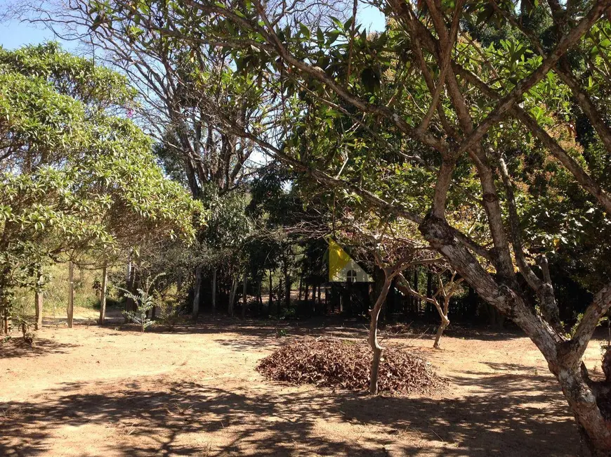 Foto 3 de Chácara com 2 quartos à venda, 5000m2 em Chácara Itamarati, Cacapava - SP