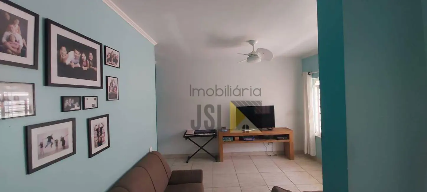 Foto 3 de Casa com 3 quartos à venda, 300m2 em Vila Resende, Cacapava - SP