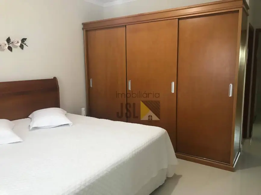 Foto 3 de Sobrado com 3 quartos à venda, 147m2 em Borda da Mata, Cacapava - SP