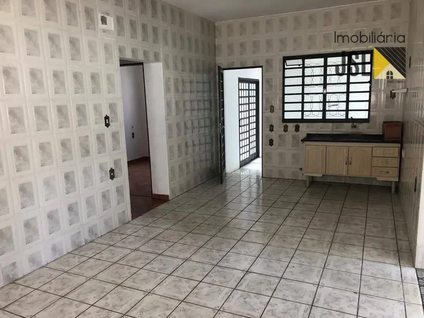 Foto 4 de Casa com 5 quartos à venda e para alugar, 562m2 em Parque Residencial Maria Elmira, Cacapava - SP