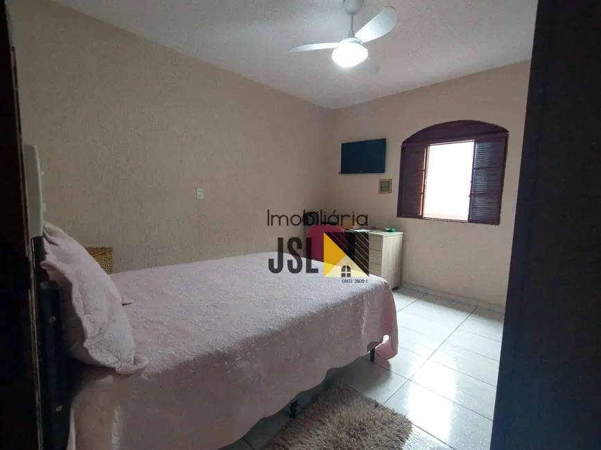 Foto 8 de Casa com 2 quartos à venda, 132m2 em Vila Menino Jesus, Cacapava - SP