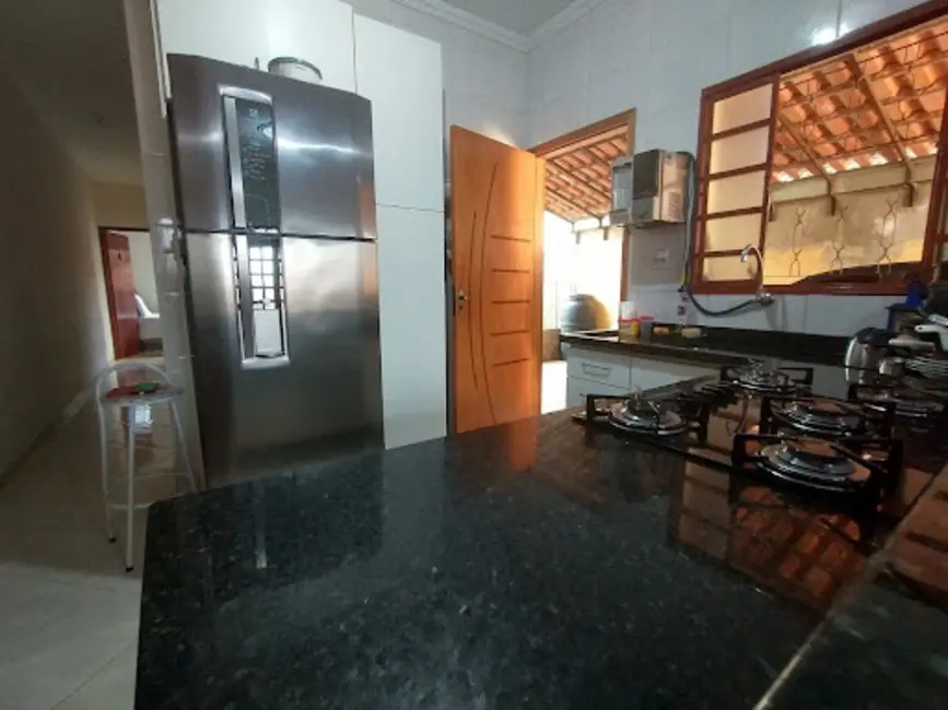 Foto 1 de Casa com 2 quartos à venda, 182m2 em Cacapava - SP